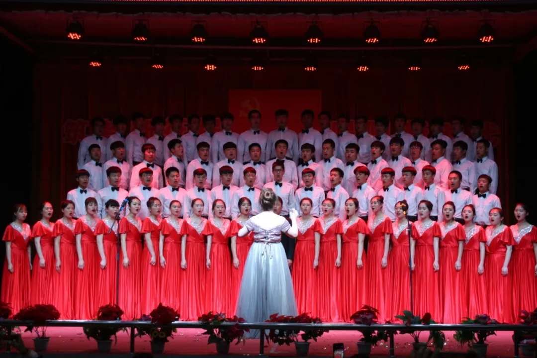甘肃轨道教学点举行“发扬五四精神•争做时代先锋”歌咏比赛
