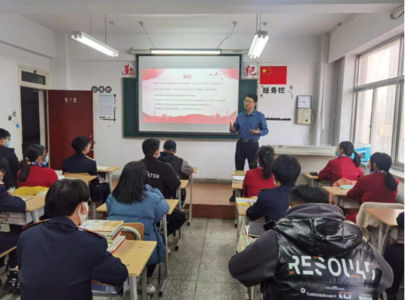 党委副书记王旭强在职业技术学院讲思政课